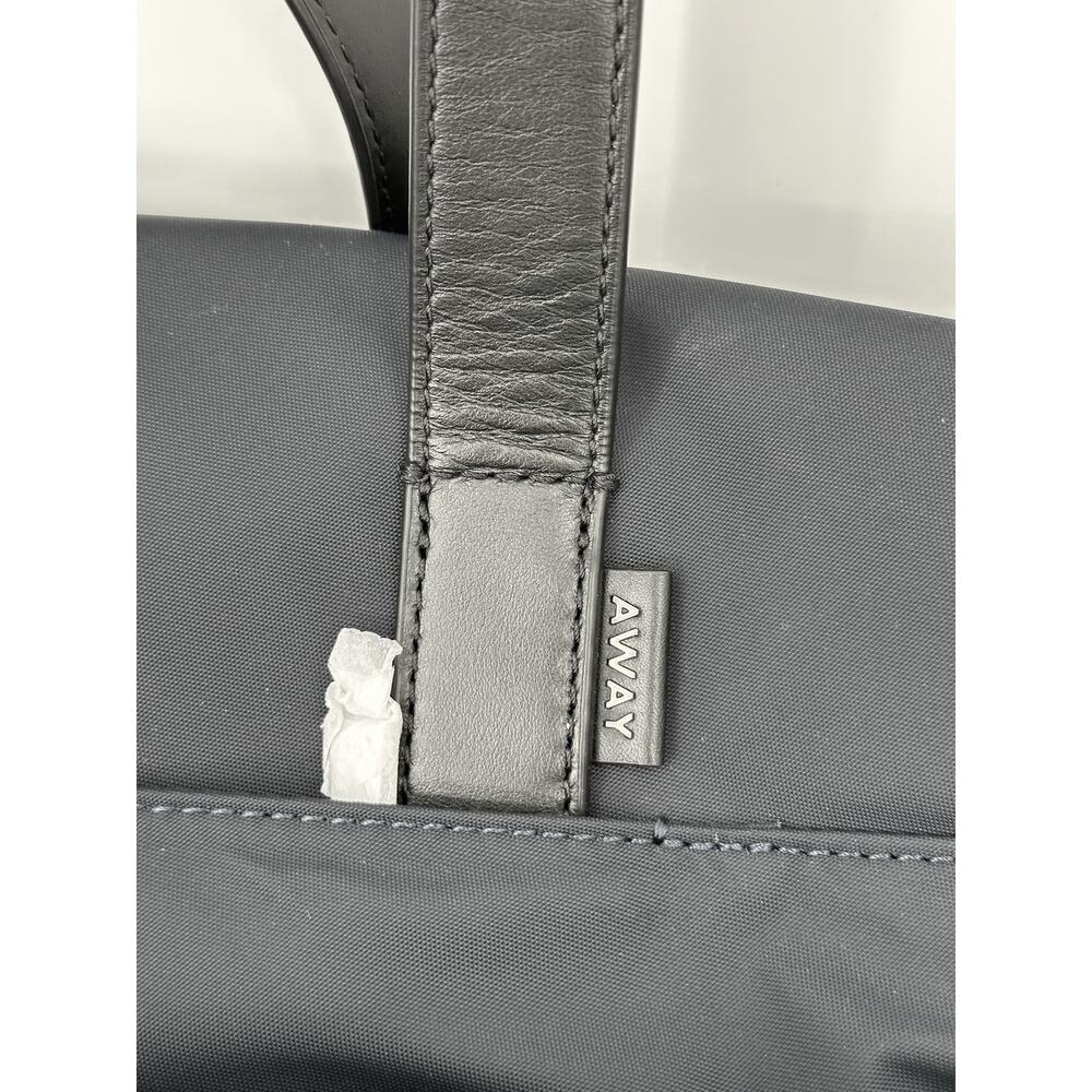 Away The Everywhere Bag Navy Blue Nylon Leather Trim w/ Shoulder Strap 20L - Picture 4 of 9